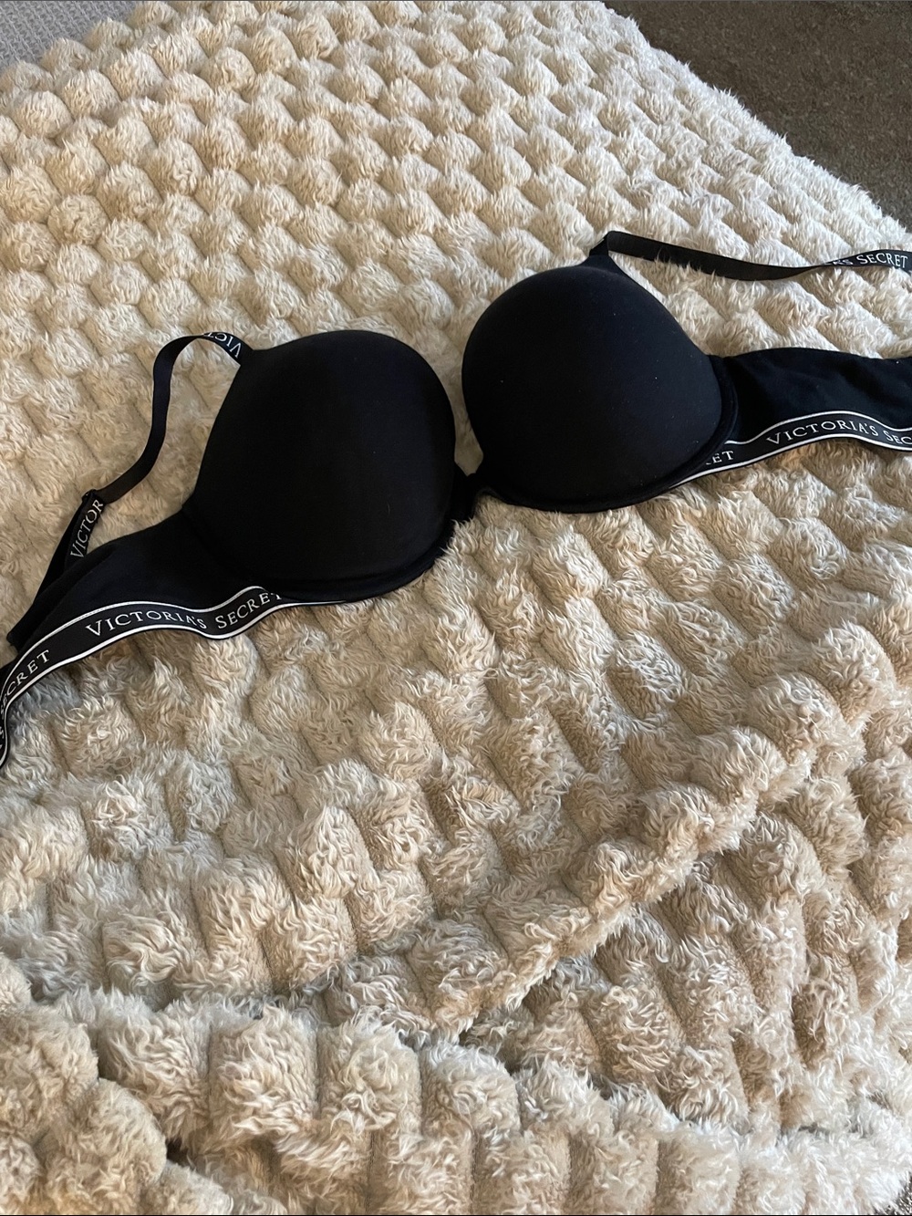 Victoria's Secret Black Molded Push-Up Bra with Logo Band never wou